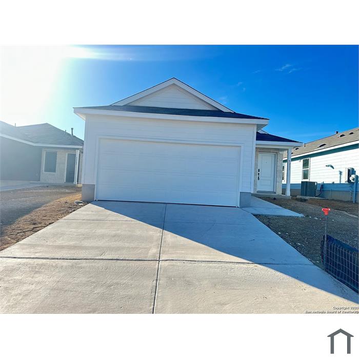 5211 Whirling Way